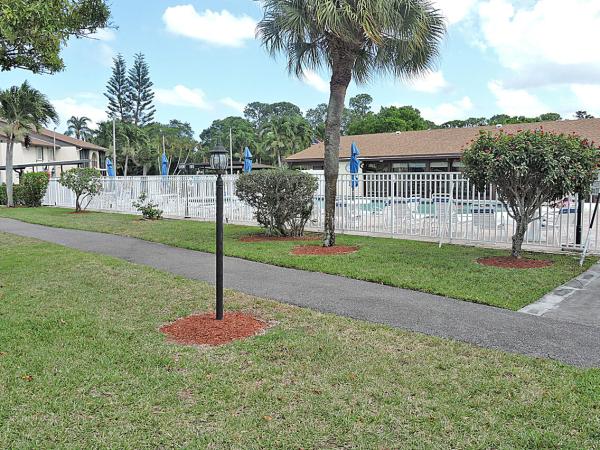 5901 Whispering Pine Way #C-2, Greenacres, Florida 33463, image 3