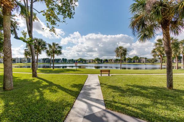 Aspen At Las Verdes, 5130 Las Verdes Cir #318, Delray Beach, Florida 33484, image 2
