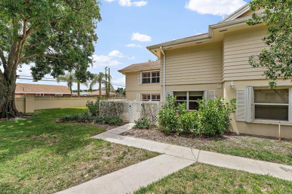 Wellesley At Lake Clarke Shores, 8164 Andover Ct #64C, Lake Clarke Shores, Florida 33406, image 2