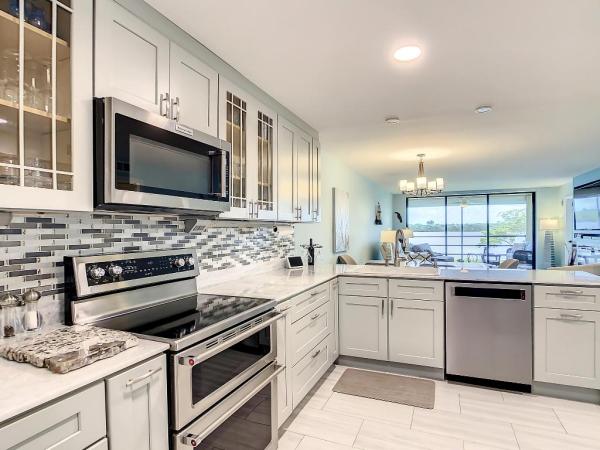 Tarpon Bay Yacht Club, 3100 SE Pruitt Rd #204, Port St. Lucie, Florida 34952, image 1
