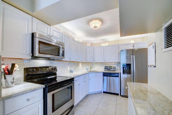 Fleur De Lis, 1 N Golfview Rd #402, Lake Worth Beach, Florida 33460, image 1