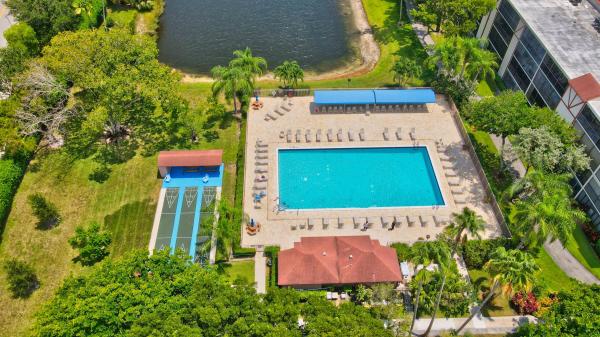 Huntington Lakes 4, 7321 Amberly Ln #108, Delray Beach, Florida 33446, image 2
