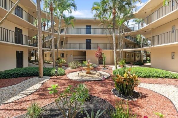 Cypress At Las Verdes, 5370 Las Verdes Cir 201, Delray Beach, Florida 33484, image 1