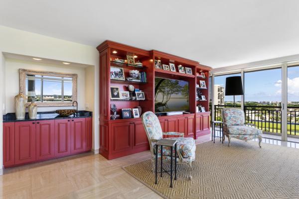 Parliament East, 2427 Presidential Way #903, West Palm Beach, Florida 33401, image 1