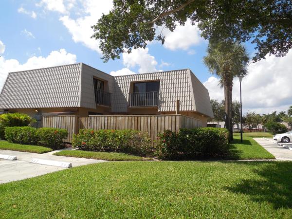 Village Of Sandalwood Lakes South, 5022 50th Way, West Palm Beach, Florida 33409, image 2