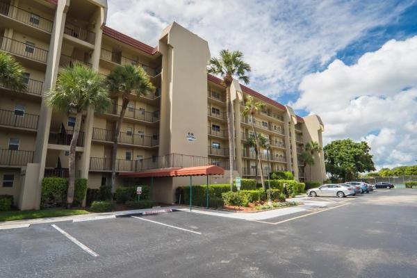 Oxford At Poinciana Place, 3661 Via Poinciana #401, Lake Worth, Florida 33467, image 1