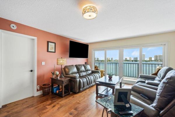 Lake Harbor Cove, 3040 Lake Shore Dr #802, Riviera Beach, Florida 33404, image 3