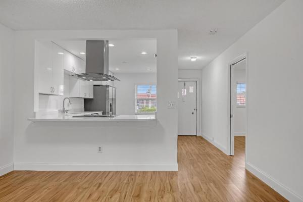 Fernley 2 At Cresthaven Townhomes, 5725 Fernley Dr E #33, West Palm Beach, Florida 33415, image 2