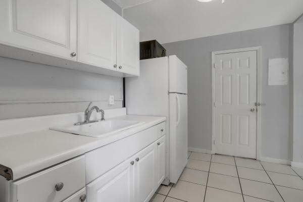 Linns, 218 SE 4th Ave, Delray Beach, Florida 33483, image 3