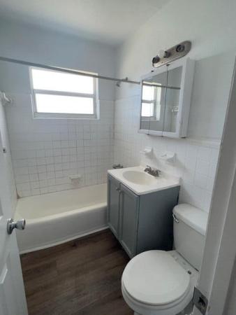 Park Manor, 541 W Blue Heron Blvd, Riviera Beach, Florida 33404, image 2