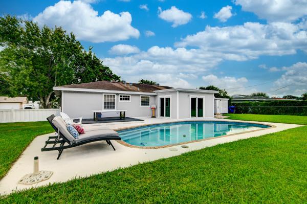 Palm Beach National Golf & Country Club Estates, 3341 Pebble Beach Dr, Lake Worth, Florida 33467, image 1