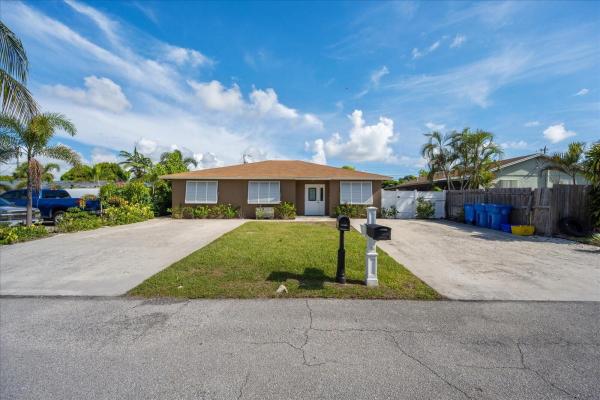 Laurel, 1603 Holly St, Lantana, Florida 33462, image 2