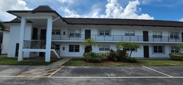 Royal Point Manor West, 3111 Gardens E Dr #31, Palm Beach Gardens, Florida 33410, image 1