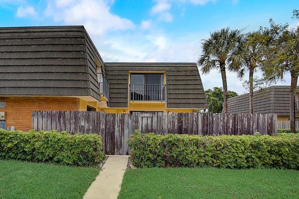 Village Of Sandalwood Lakes, 3427 34th Way, West Palm Beach, Florida 33407, image 2