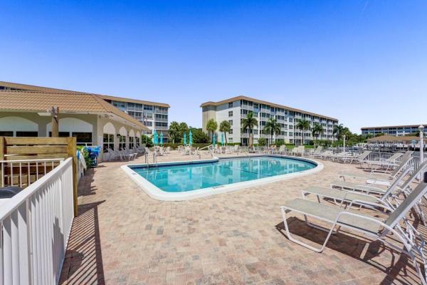 Tropic Bay, 901 Gardenia Dr #576, Delray Beach, Florida 33483, image 2