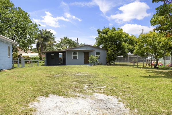 Sky Ranch, 4367 Tellin Ave, West Palm Beach, Florida 33406, image 2