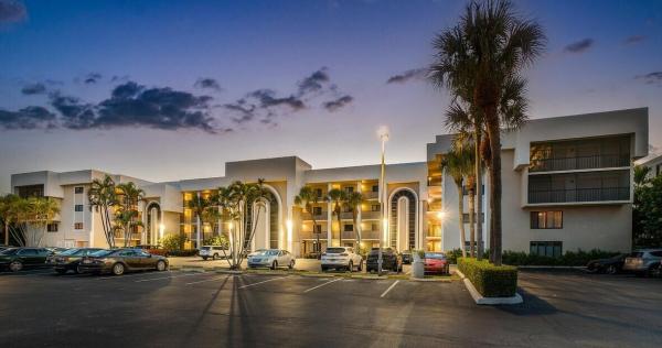 Lakewood At Palm Beach, 3525 S Ocean Blvd #210, South Palm Beach, Florida 33480, image 2