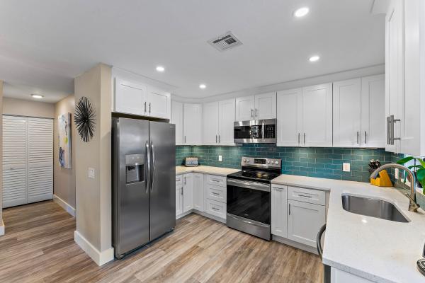 Prestwick Chase, 384 Prestwick Cir #4, Palm Beach Gardens, Florida 33418, image 1