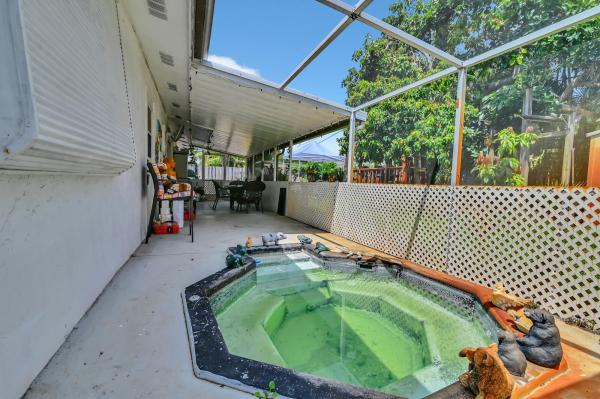 Floral Park Lantana, 2745 Cambridge Rd, Lake Worth, Florida 33462, image 1