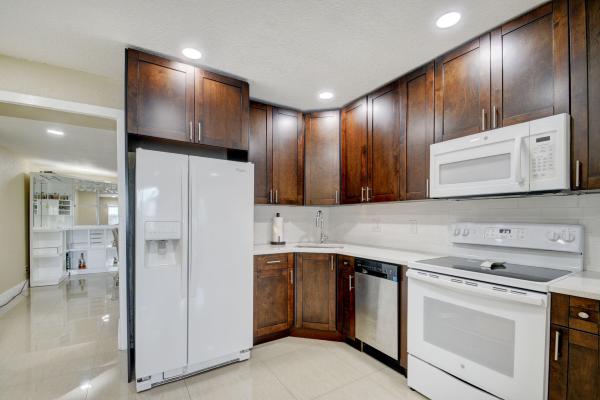 Englewood Manor, 3002 Giuliano Ave, Lake Worth, Florida 33461, image 1