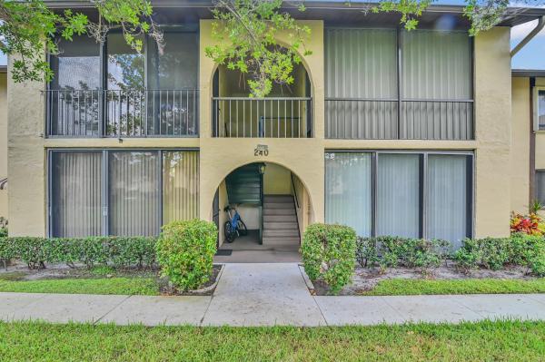Pine Ridge South 2, 240 Pine Hov Cir #B-1, Greenacres, Florida 33463, image 2