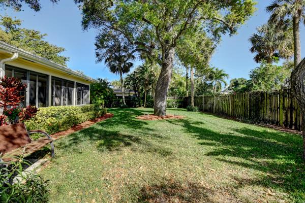 Royal Oaks Hills, 702 W Camino Real, Boca Raton, Florida 33486, image 1