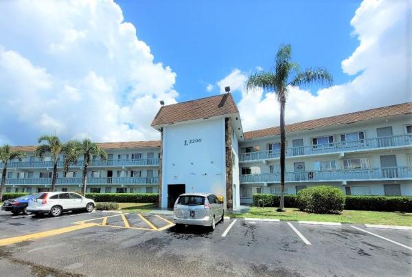 Village Green 4, 2200 Springdale Blvd #315, Palm Springs, Florida 33461, image 2