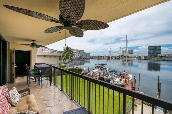 Lindal, 200 Golden Isles Dr #302, Hallandale Beach, Florida 33009, image 1