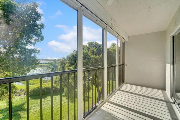 Huntington Lakes 3, 14376 Amberly Ln #405, Delray Beach, Florida 33446, image 2