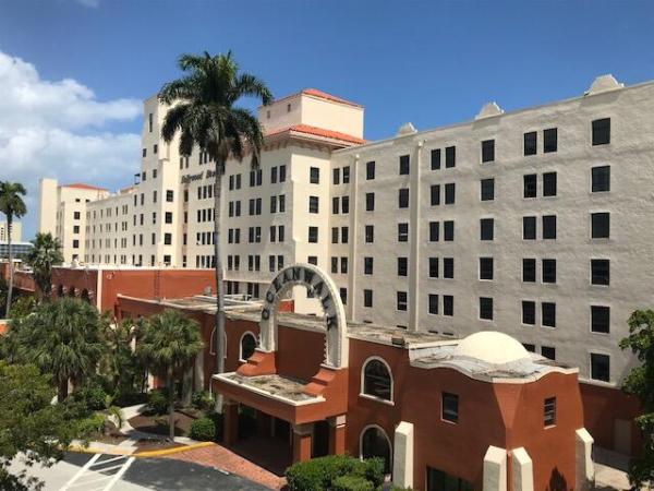 Hollywood Beach Resort, 101 N Ocean Dr #423, Hollywood, Florida 33019, image 3
