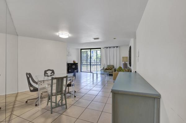 Bravura, 3101 N Country Club Dr #205, Aventura, Florida 33180, image 2