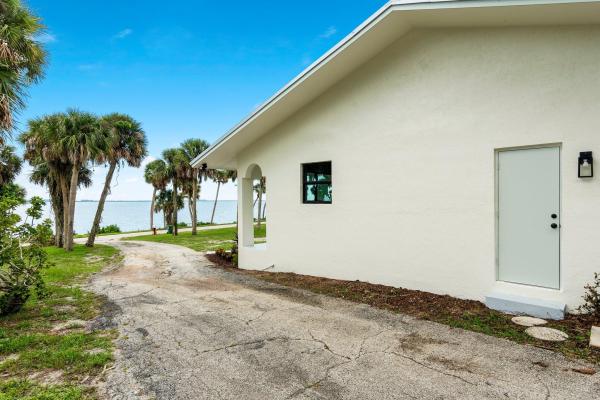 Fort Pierce Residential, 4003 S Indian River Dr, Fort Pierce, Florida 34982, image 2