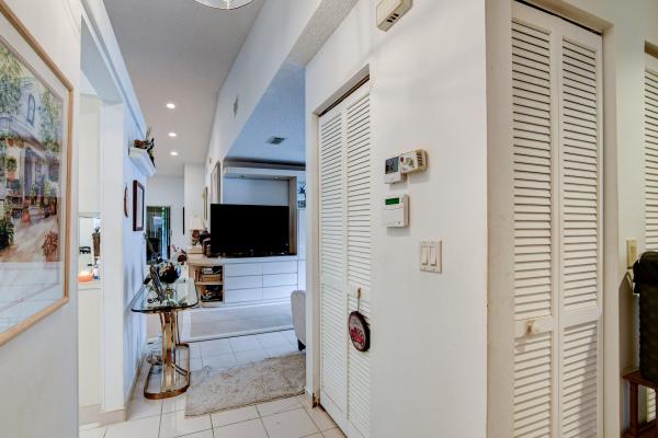 Huntington Pointe, 6034 Waldwick Cir, Delray Beach, Florida 33484, image 2