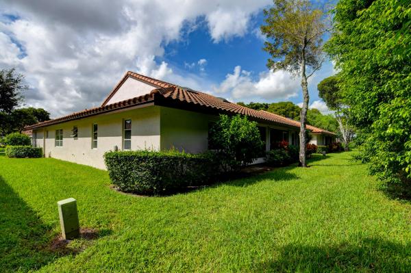 Huntington Pointe, 6034 Waldwick Cir, Delray Beach, Florida 33484, image 3