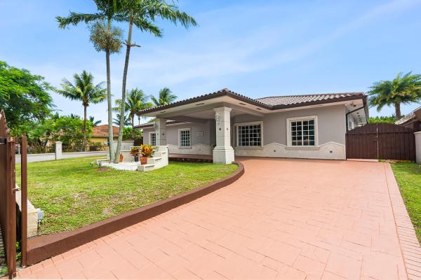 Vanderbilt Park, 10050 NW 27th St, Doral, Florida 33172, image 1