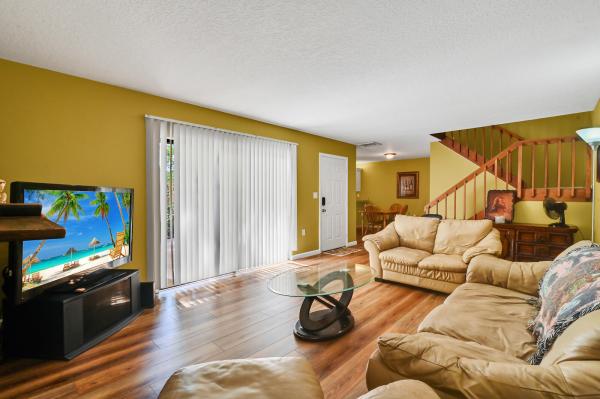 Sandalwood Estates, 105 1st Ct, Palm Beach Gardens, Florida 33410, image 2