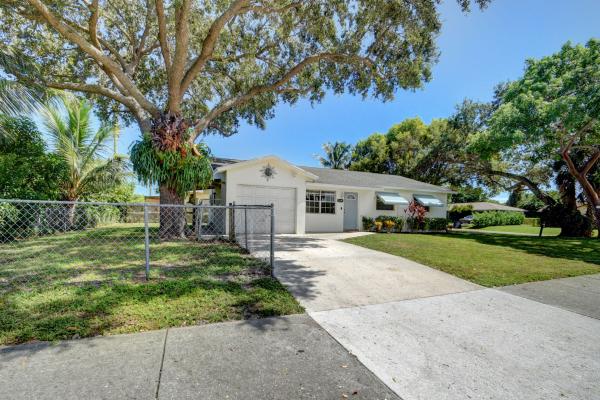 Hypoluxo Village, 3389 Diamondhead Rd, Lake Worth, Florida 33462, image 1