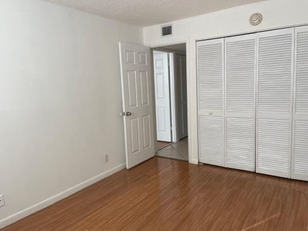 Breakwaters Of The Palm Beaches, 470 Executive Center Dr #1J, West Palm Beach, Florida 33401, image 1