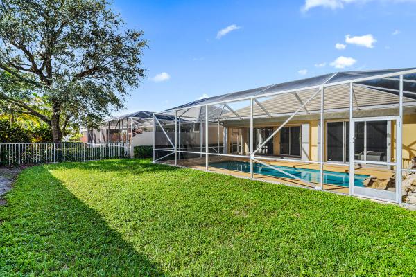 Garden Oaks, 8600 Doverbrook Dr, Palm Beach Gardens, Florida 33410, image 2