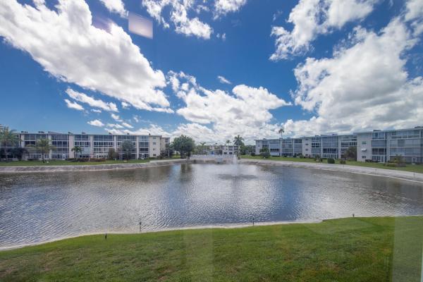 Lake Clarke Gardens, 2668 N Garden Dr N #208, Lake Worth, Florida 33461, image 3