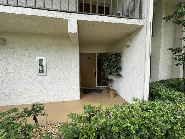 Lakeshore Village Of Meadowood, 3200 Twin Lakes Ter #101, Fort Pierce, Florida 34951, image 1