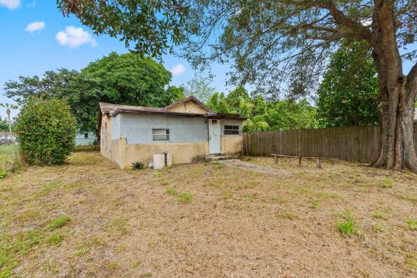 Sunny Acres, 1101 N 22nd St, Fort Pierce, Florida 34950, image 2