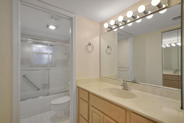 Tarpon Bay Yacht Club, 3100 SE Pruitt Rd #H201, Port St. Lucie, Florida 34952, image 3