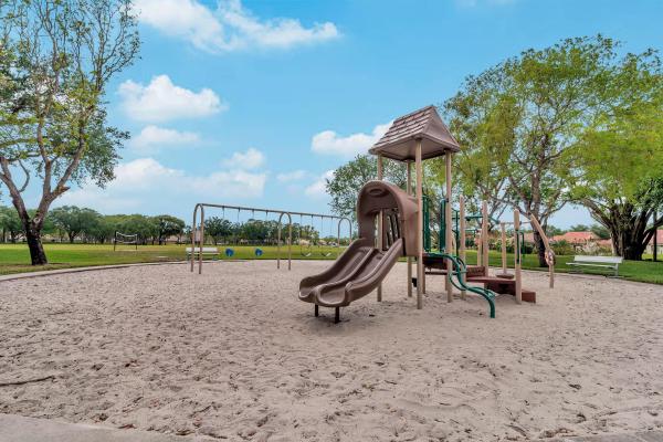 Village Of Sandalwood Lakes, 1103 11th Way, West Palm Beach, Florida 33407, image 2