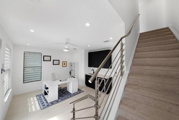 Village At Wilton Manors, 551 NE 21st Ct, Wilton Manors, Florida 33305, image 2