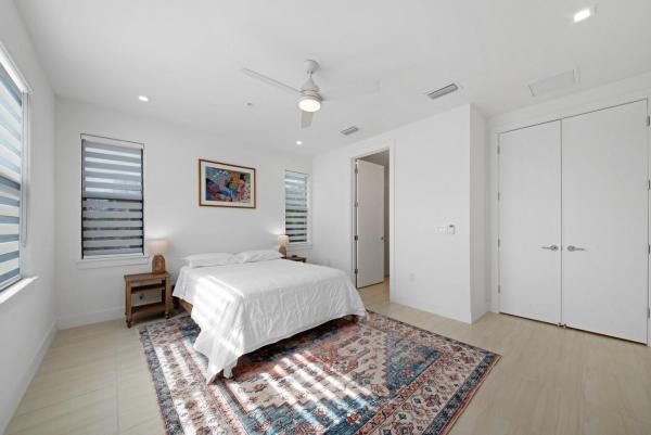 Village At Wilton Manors, 551 NE 21st Ct, Wilton Manors, Florida 33305, image 1