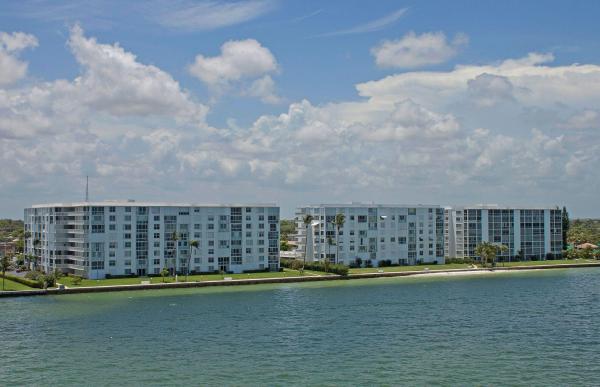 Lake Harbour Towers, 401 Lake Shore Dr #205, Lake Park, Florida 33403, image 1