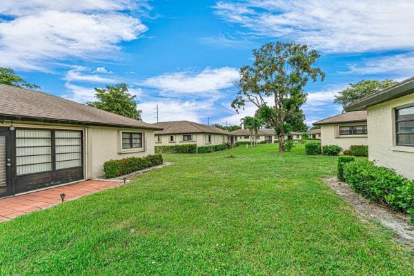 Greentree Villas, 4877 Dovewood Rd #B, Boynton Beach, Florida 33436, image 2