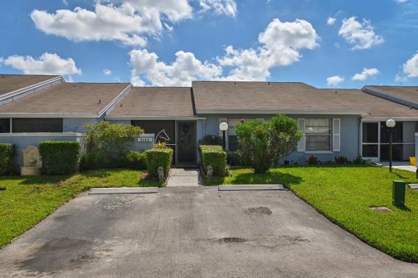 The Villas At Lucerne Lakes, 4260 Lucerne Villas Ln, Lake Worth, Florida 33467, image 1