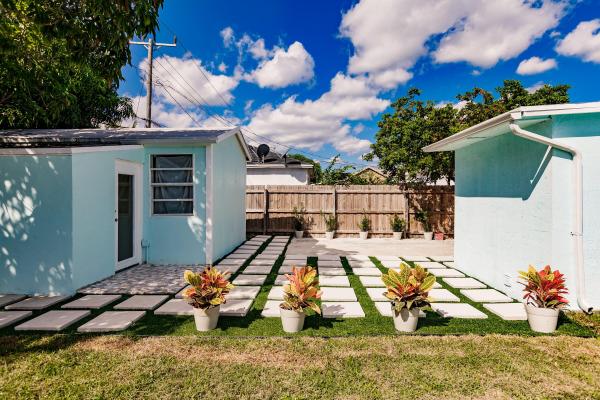 Estates Of South Palm Beach, 440 Malverne Rd, West Palm Beach, Florida 33405, image 1
